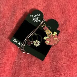 Vintage 2002 Disney World Parks & Resorts Souvenir TOe Ring and Necklace Minnie